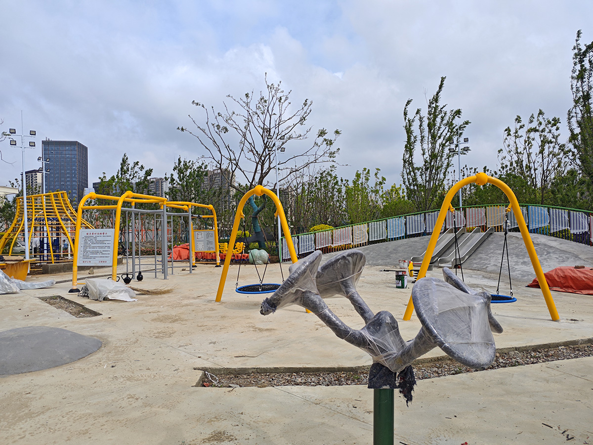 兒童游樂場設(shè)備廠家